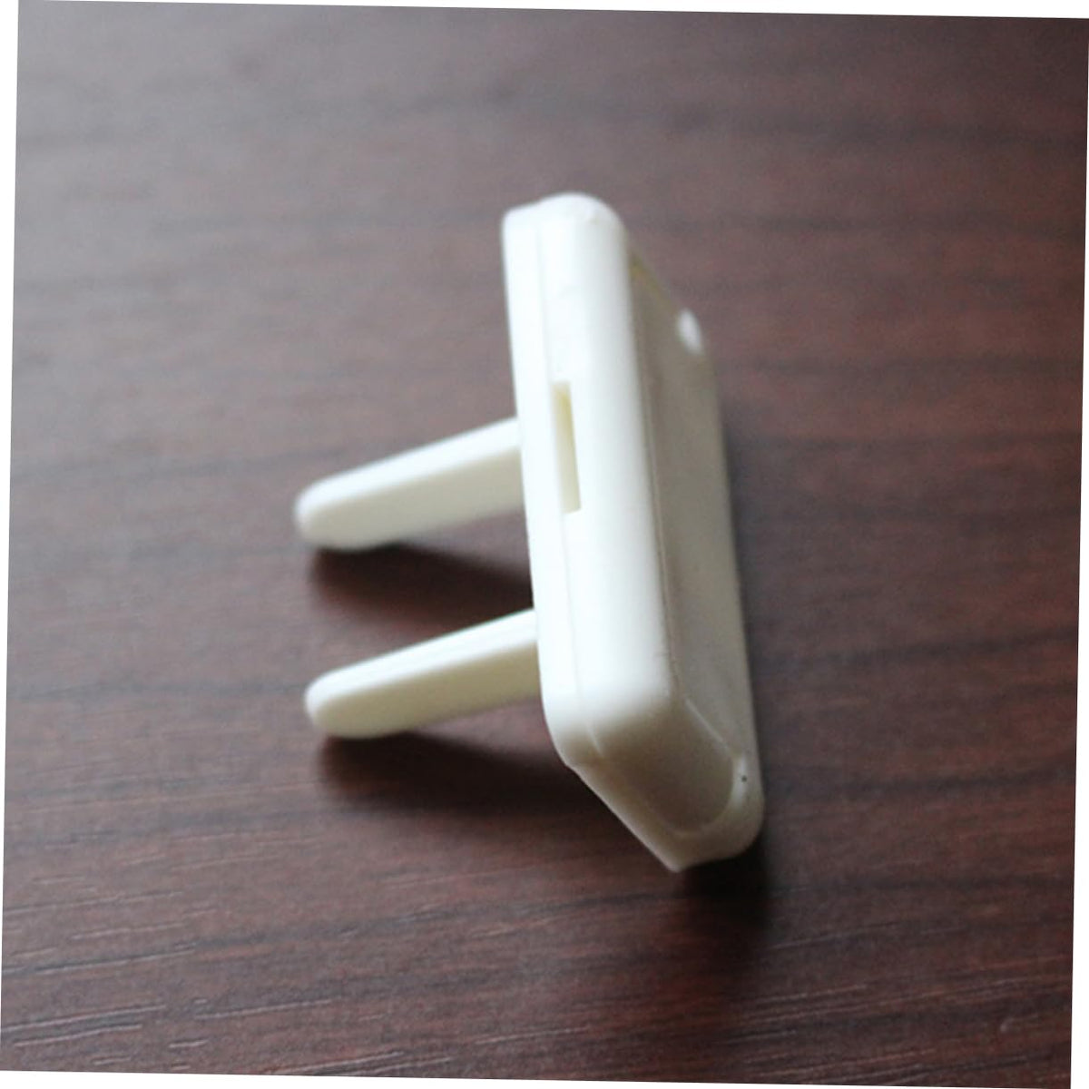 Baby Proofing Electrical Socket Plug Covers (2-Pin & 3-Pin) – Anti-Electric Shock Safety Outlet Caps with Concealed Pull Handle